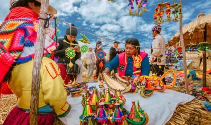 Artesanías de Puno: Tesoros de la Mano de los Maestros Artesanos