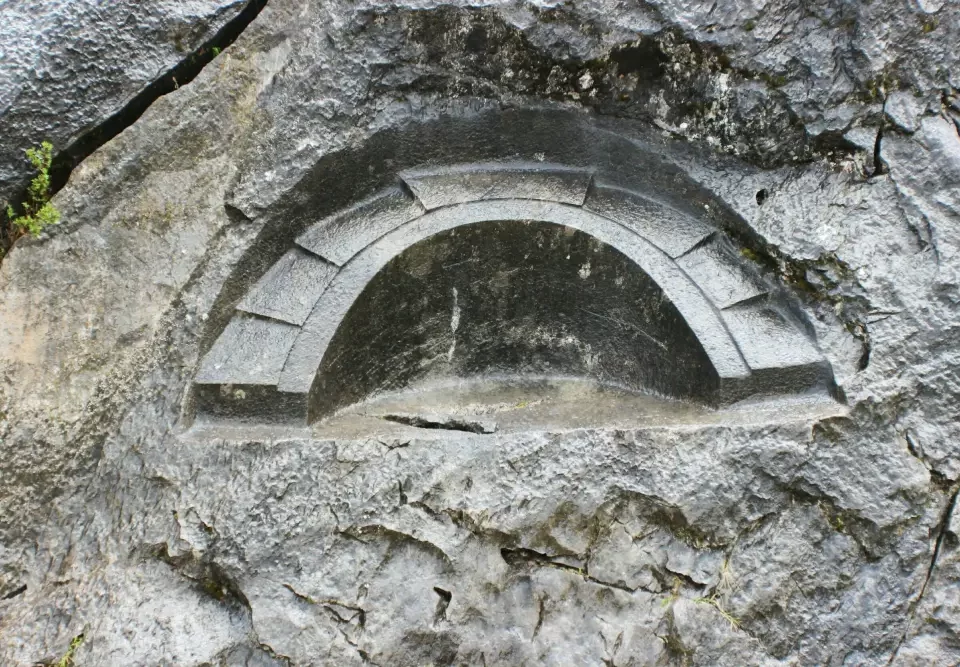 El Complejo Arqueológico de Quillarumiyoc: El Santuario Lunar Inca